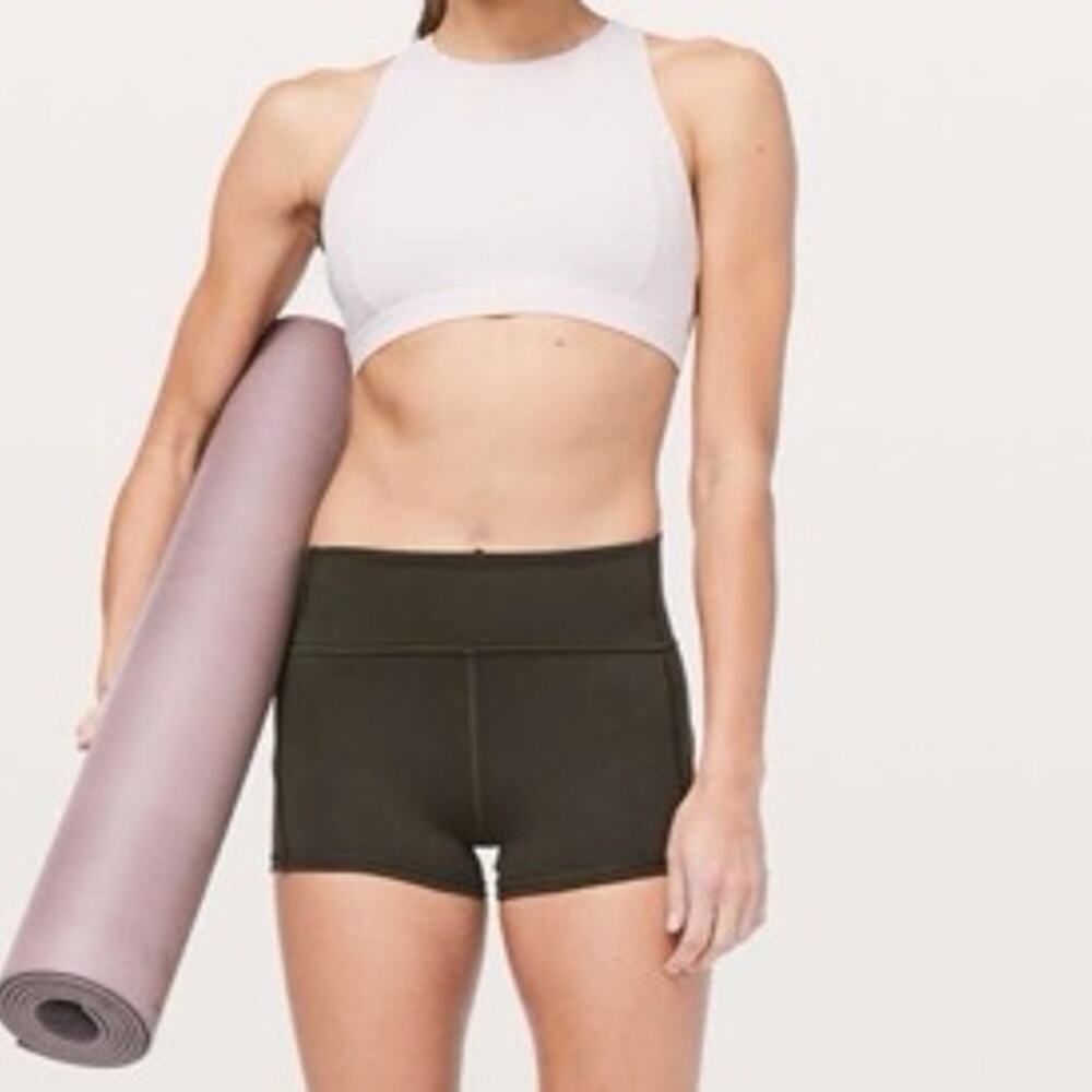 Lululemon In Movement Short 2.5" - Picture 3 of 8